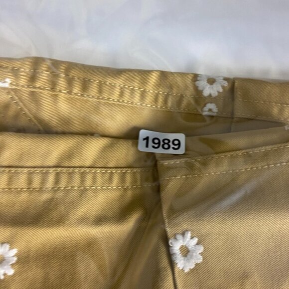 J Crew Cuffed Hem Shorts Embroidered Daisy Tan 10 High Rise Floral - Picture 7 of 7